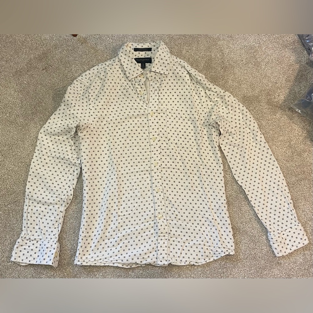Banana Republic White and Black Patterned Shirt
